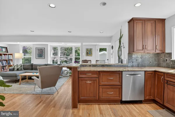 $1,650,000 | 7917 Sleaford Place, Bethesda, MD 20814