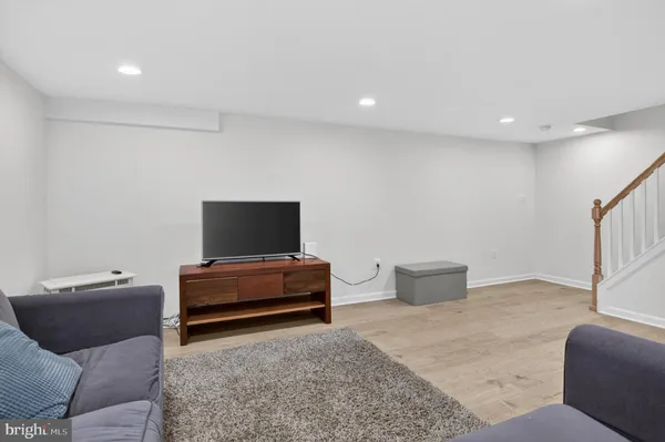 $1,650,000 | 7917 Sleaford Place, Bethesda, MD 20814