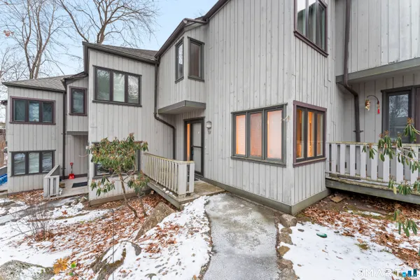 $299,900 | 5 Talcott Ridge Road, Unit F, Farmington, CT 06032