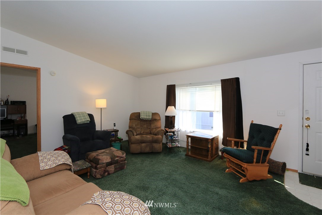 19300 Pecan Street Southwest, Unit 5 Rochester, WA 98579 - Photo 8 of 13