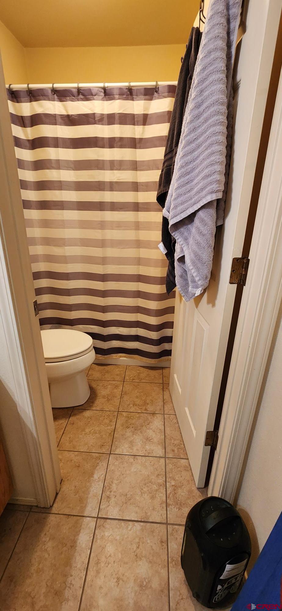 1100 Goeglein Gulch Road, Unit 162 Durango, CO 81301 - Photo 21 of 34 a bathroom with a sink and a mirror