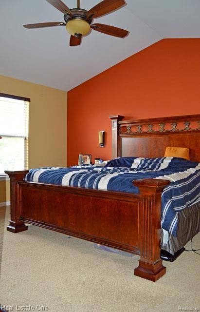775 Masters Court Rochester, MI 48307 - Photo 13 of 16 13 MASTER BATH.jpg
