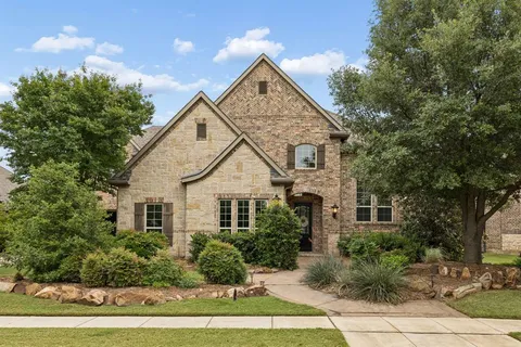 $1,097,000 | 2220 Trophy Club Drive, Trophy Club, TX 76262