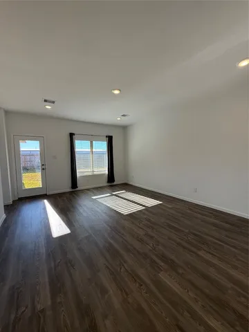 $2,050 | 5311 Still Mdw Lane, Richmond, TX 77469