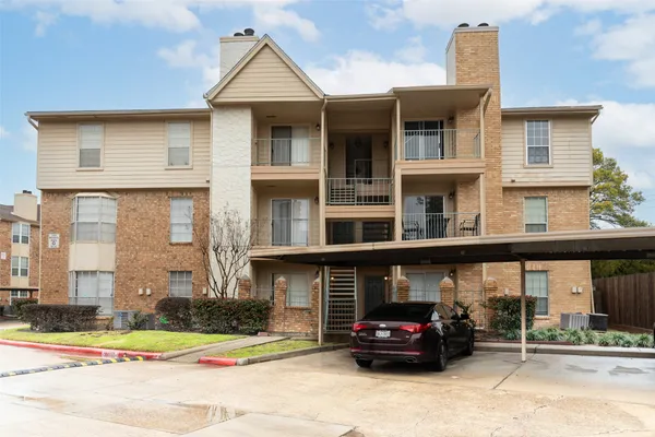 $1,400 | 12550 Whittington Drive, Unit 7/704, Houston, TX 77077