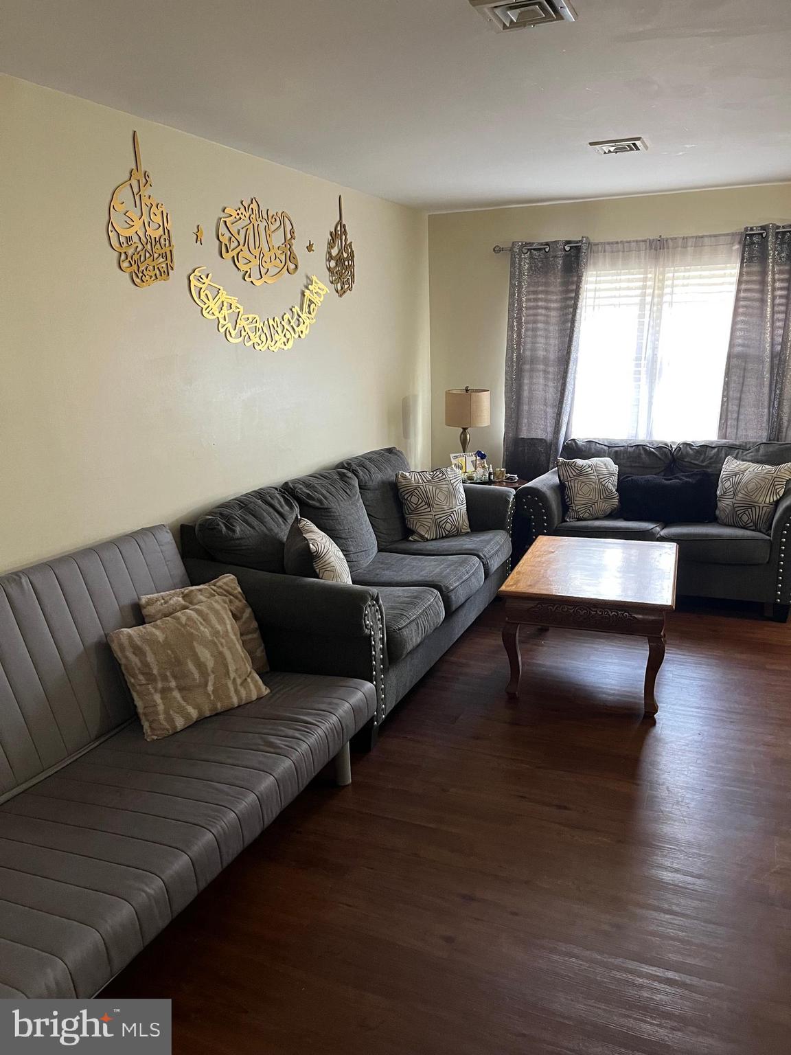 8118 Ryers Avenue Philadelphia, PA 19111 - Photo 4 of 22 1st Flr Living Room