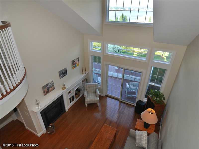 33 Sloop Lane, Unit 2 Tiverton, RI 02878 - Photo 5 of 25 Living Room.