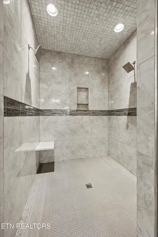 $874,900 | 115 Southcove Drive, Greenback, TN 37742