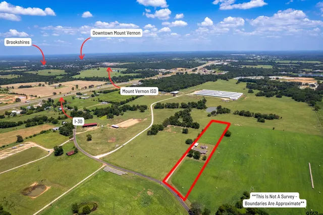 a view of a tennis court