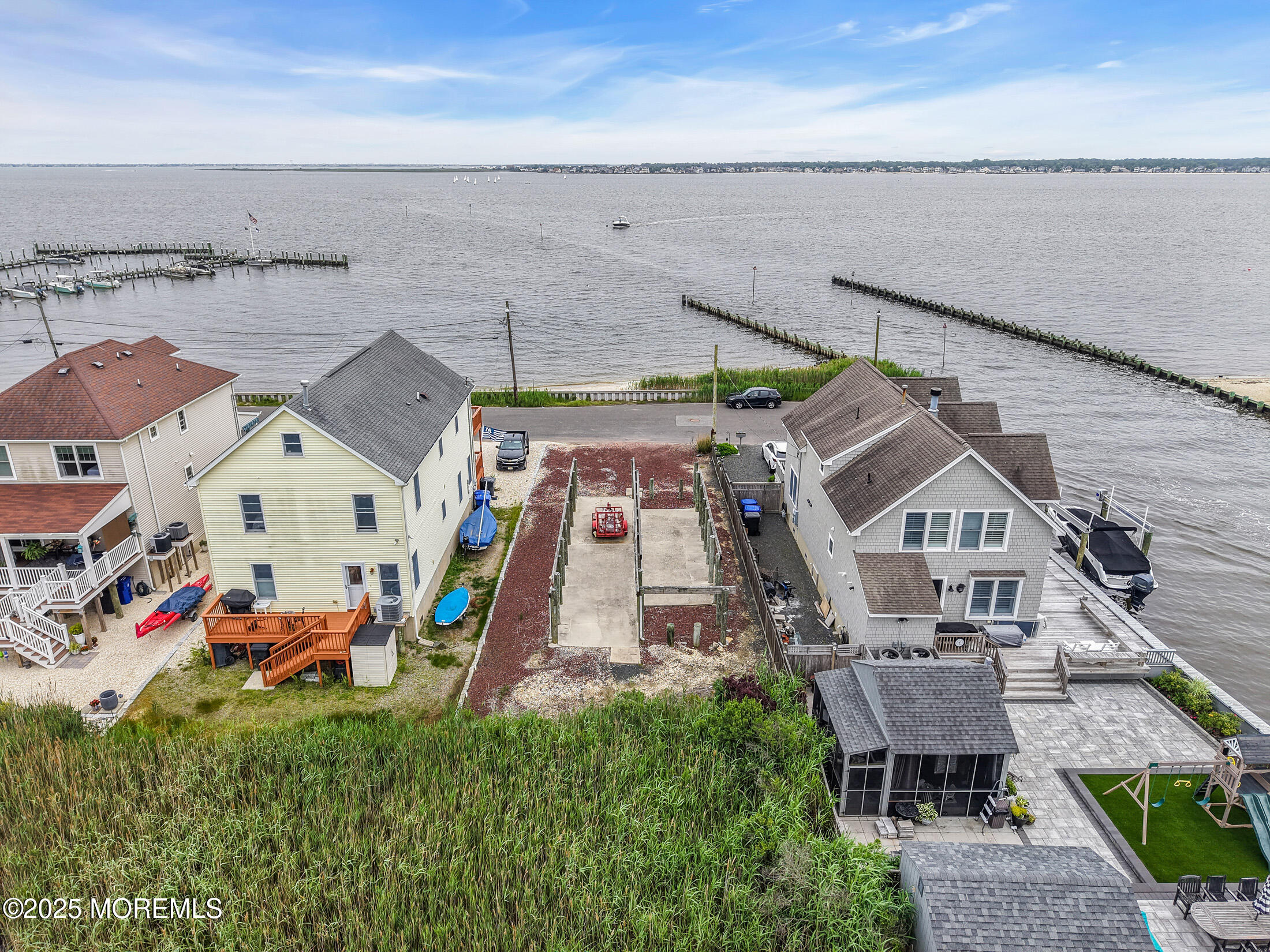 603 Riverside Drive Toms River, NJ 08753 - Photo 5 of 41 DJI_20250613135909_0823_D