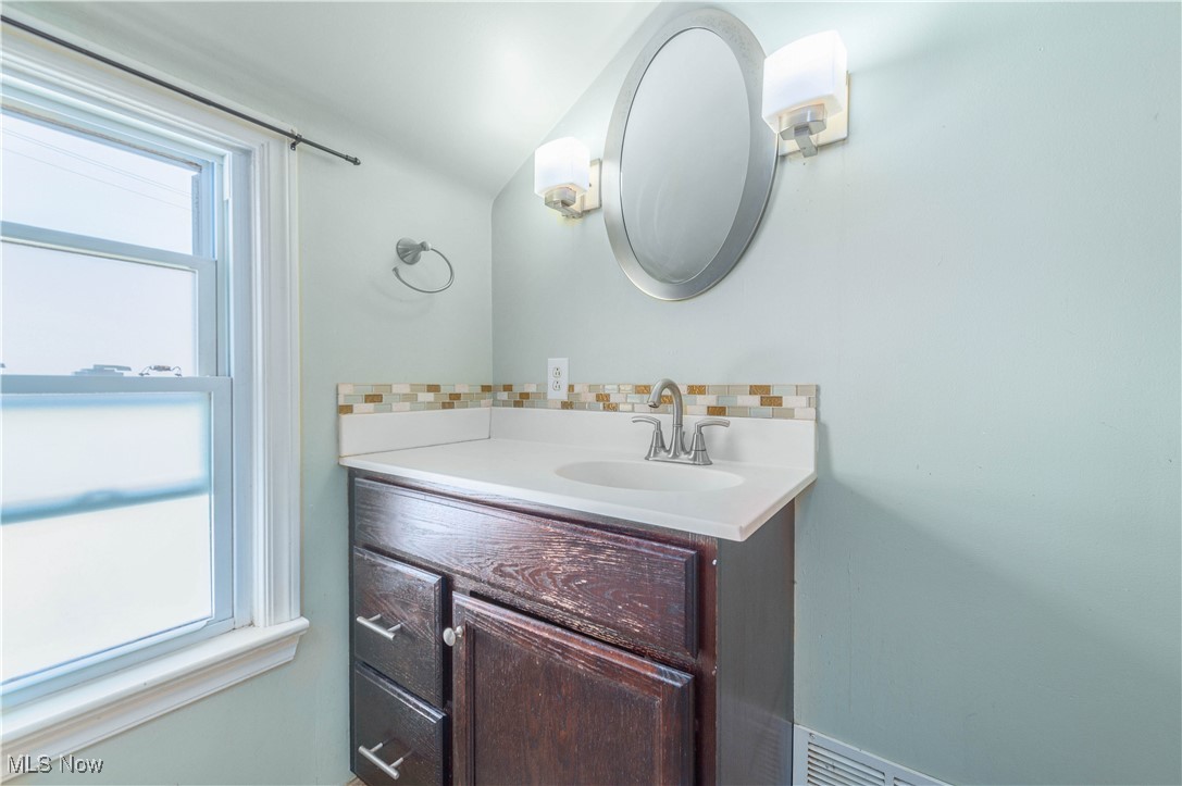 14426 Alger Road Cleveland, OH 44111 - Photo 26 of 36 Gallery Image 26
