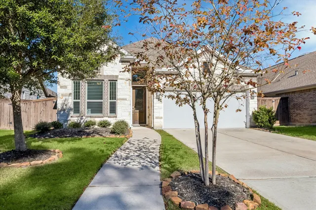 $379,999 | 12511 Albright Grove Drive, Humble, TX 77346