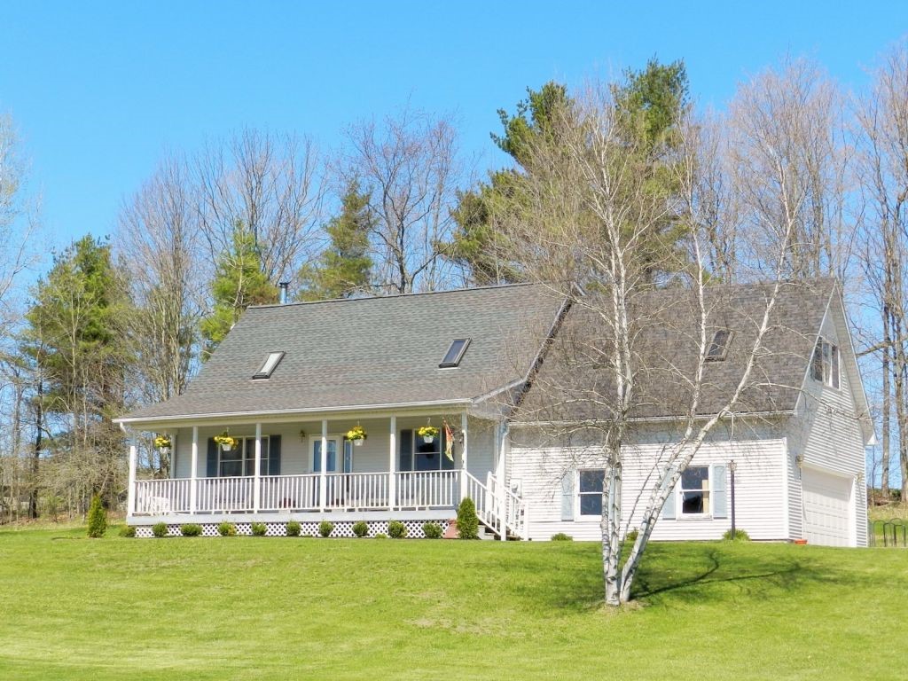 161 Sanderson Road Milton, VT 05468 - Photo 1 of 25