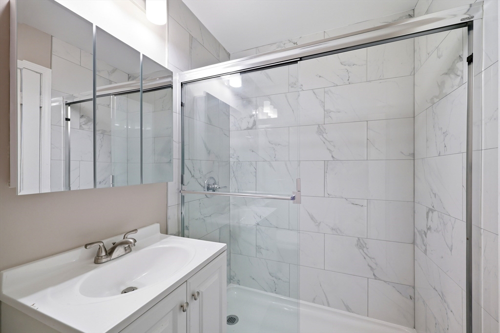 80 Damon Road, Unit 4302 Northampton, MA 01060 - Photo 13 of 25