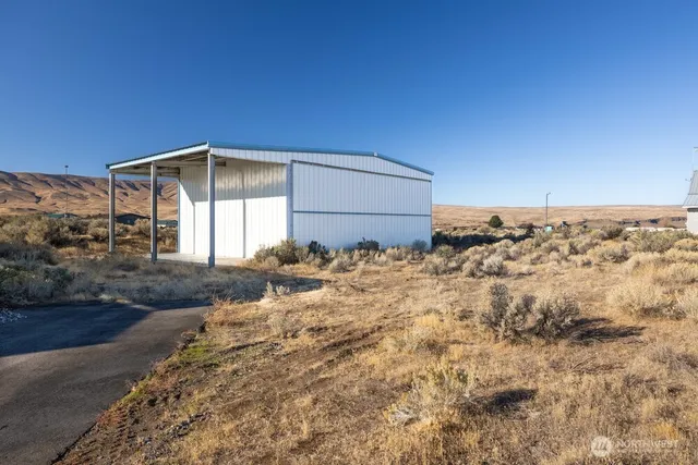 $299,999 | 313 Airport Way North, Mattawa, WA 99349