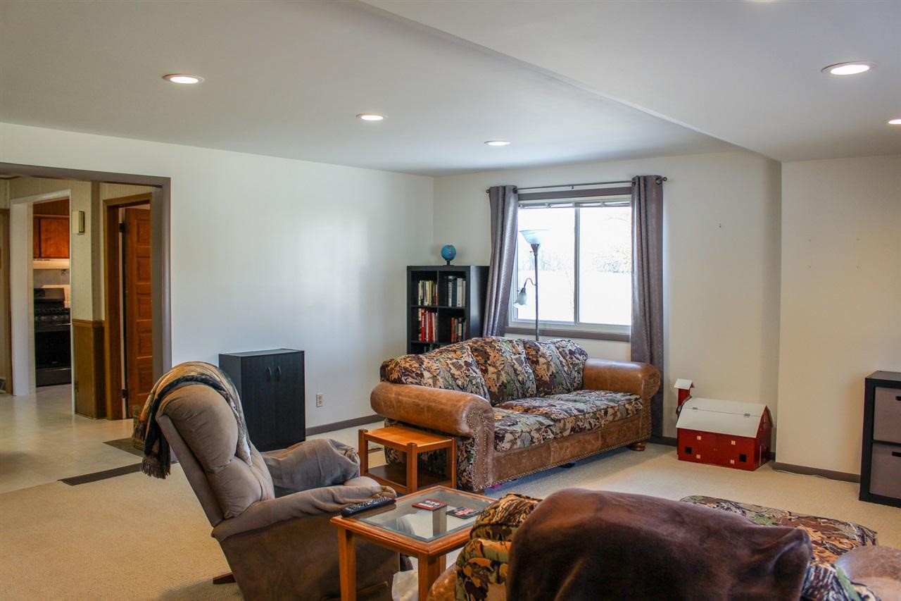 5687 Barnes Road Millington, MI 48746 - Photo 9 of 38 21528012-8.JPG