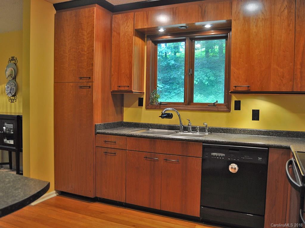 150 Bell Road Asheville, NC 28805 - Photo 8 of 25 Gallery Image 8
