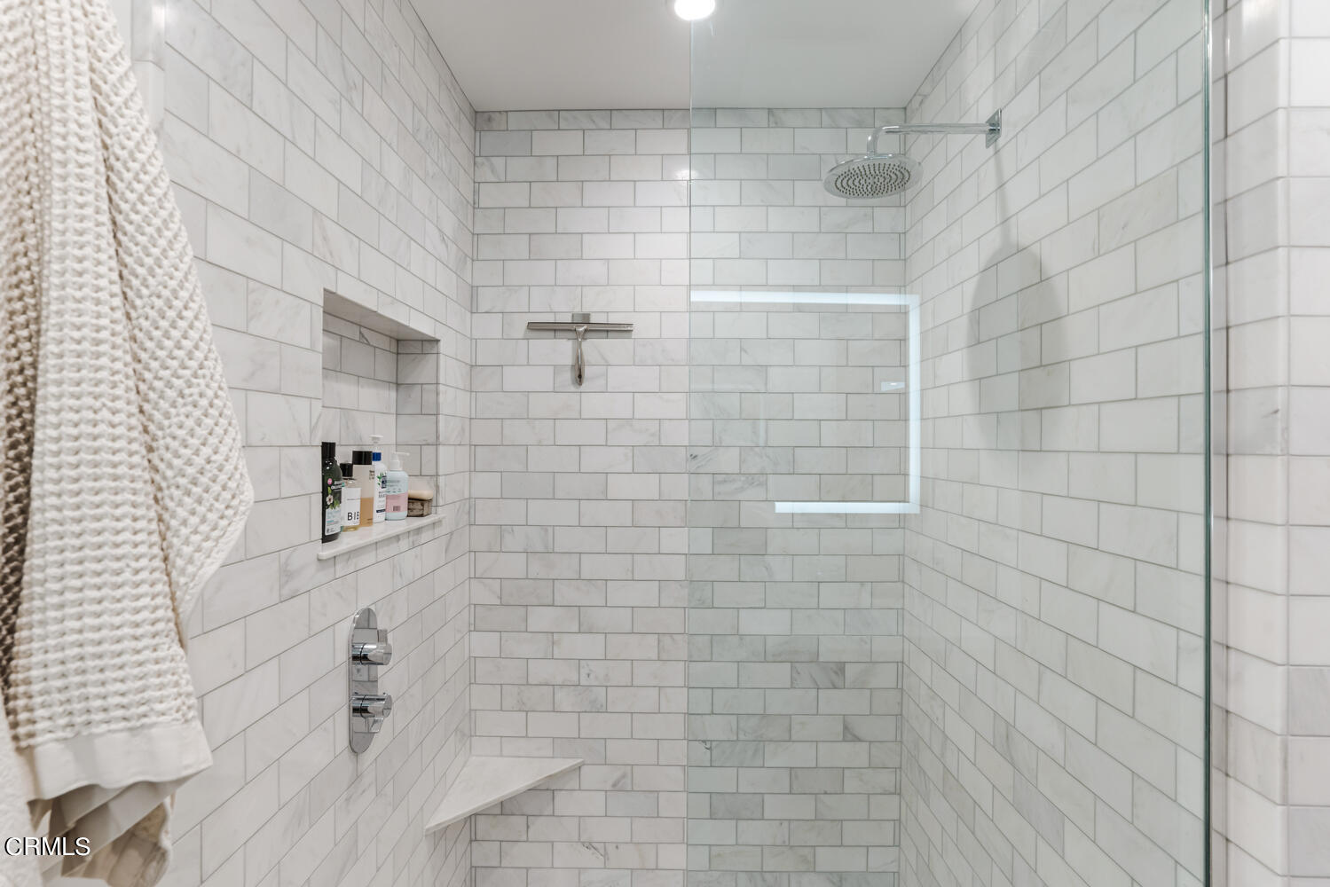 4555 Gateshead Bay Oxnard, CA 93035 - Photo 25 of 34 a bathroom with a shower