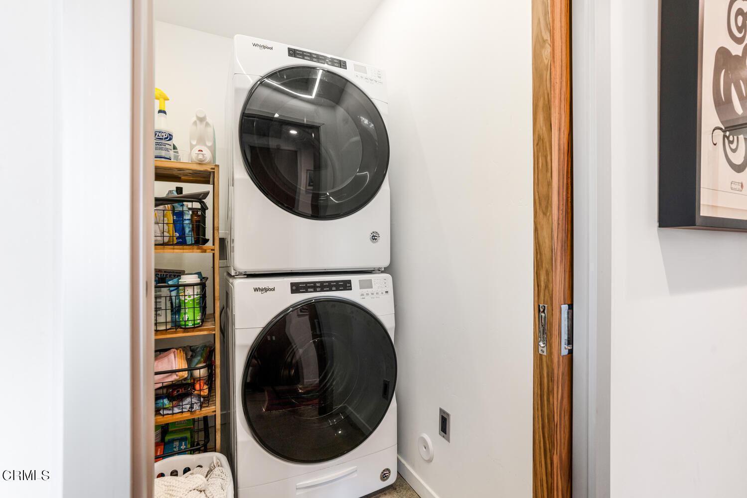 4555 Gateshead Bay Oxnard, CA 93035 - Photo 26 of 34 a utility room with dryer and washer