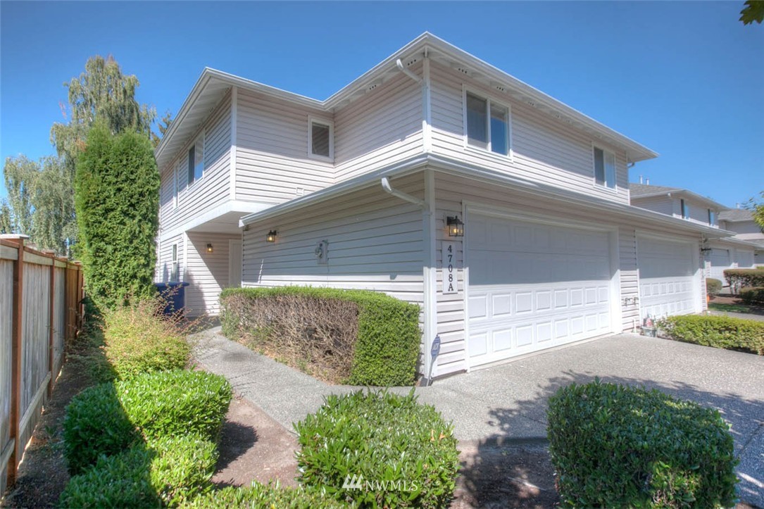 4708 Northeast 18th Place, Unit A Renton, WA 98059 - Photo 2 of 18