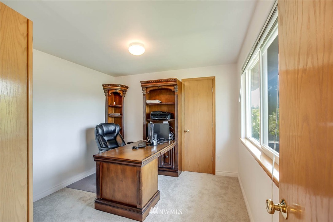 4708 Northeast 18th Place, Unit A Renton, WA 98059 - Photo 14 of 18