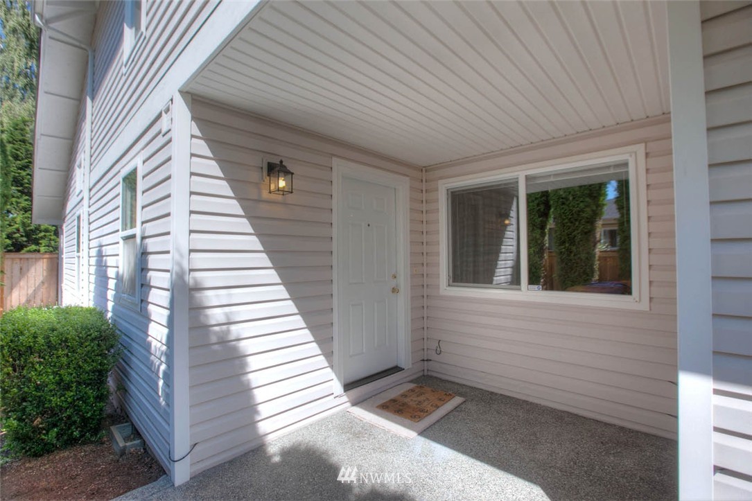 4708 Northeast 18th Place, Unit A Renton, WA 98059 - Photo 3 of 18