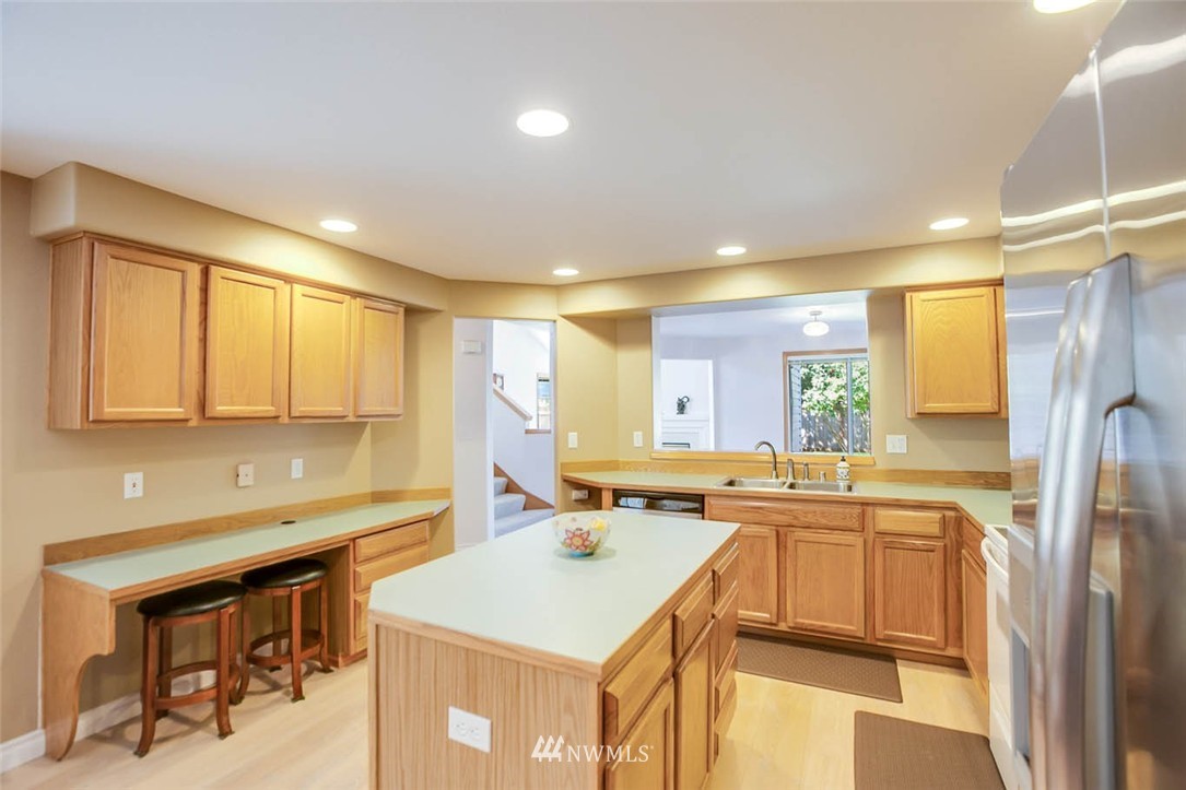 4708 Northeast 18th Place, Unit A Renton, WA 98059 - Photo 5 of 18