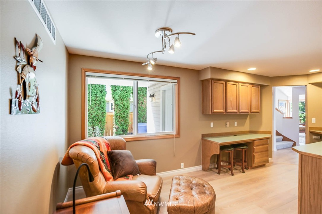 4708 Northeast 18th Place, Unit A Renton, WA 98059 - Photo 6 of 18