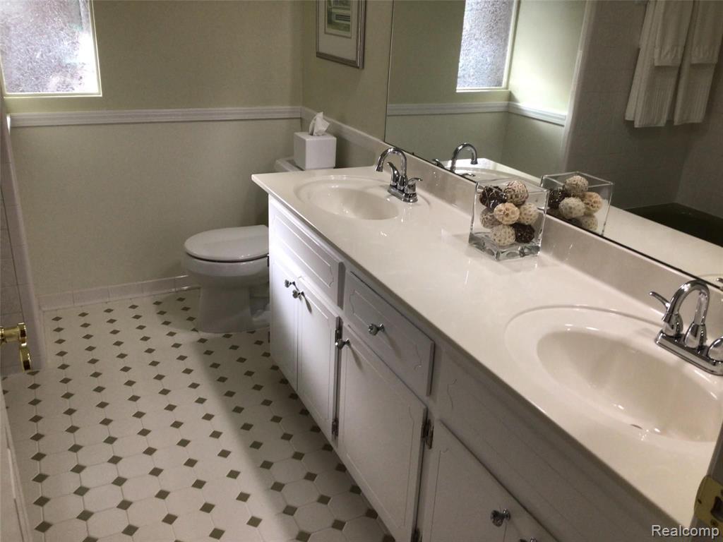 2181 Chalet Drive Rochester Hills, MI 48309 - Photo 8 of 26