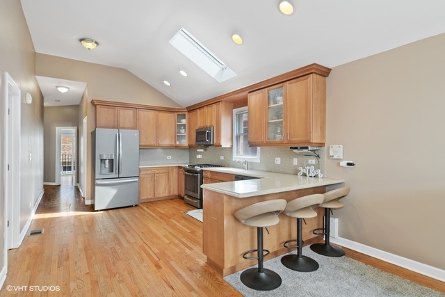 2931 North Rutherford Avenue Chicago, IL 60634 - Photo 4 of 16