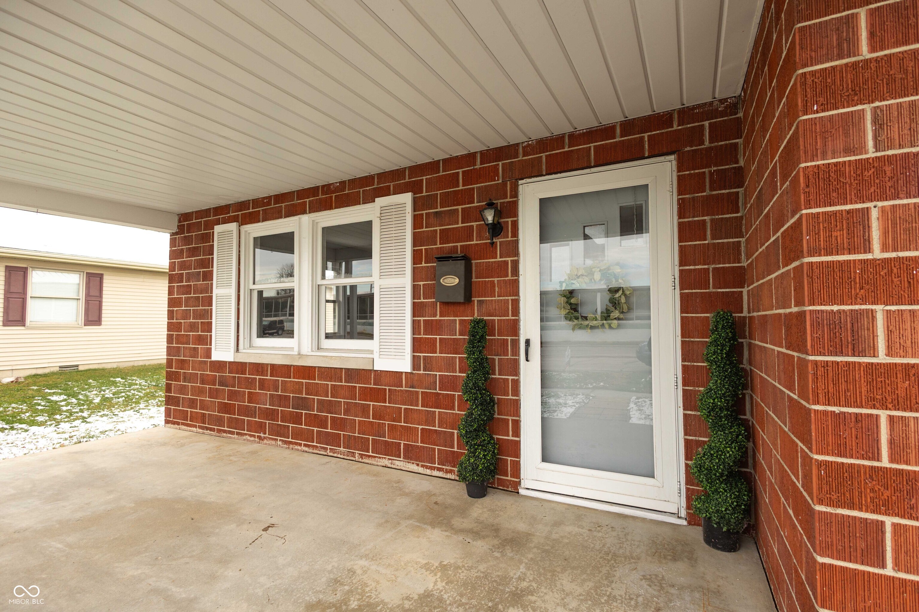 844 West Frank Street Mitchell, IN 47446 - Photo 3 of 19