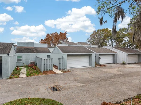 $219,000 | 1502 Buckeye Road Northeast, Unit 4, Winter Haven, FL 33881