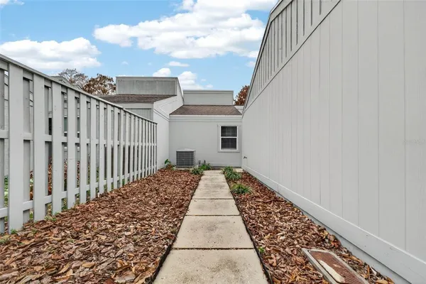 $219,000 | 1502 Buckeye Road Northeast, Unit 4, Winter Haven, FL 33881