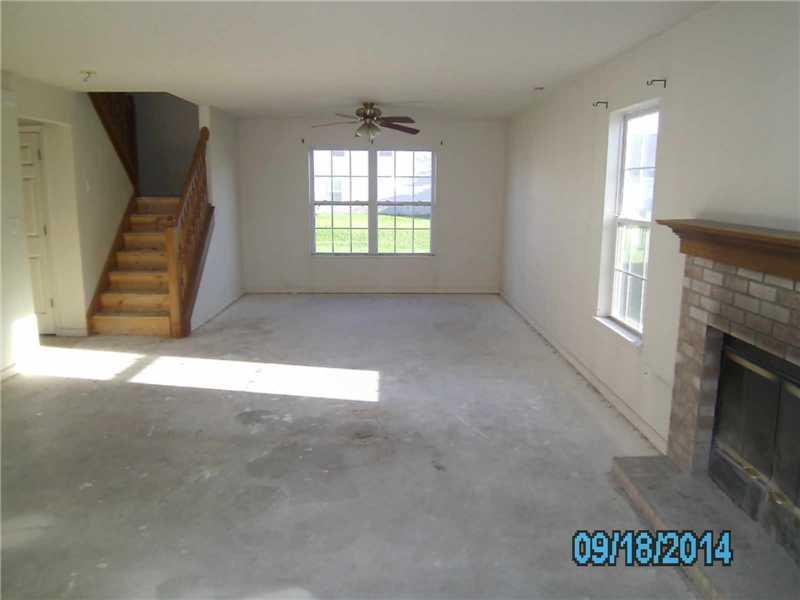 10882 Ravelle Road Indianapolis, IN 46234 - Photo 2 of 11 Gallery Image 2