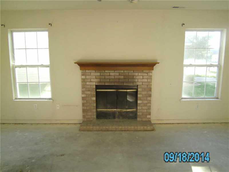 10882 Ravelle Road Indianapolis, IN 46234 - Photo 3 of 11 Gallery Image 3
