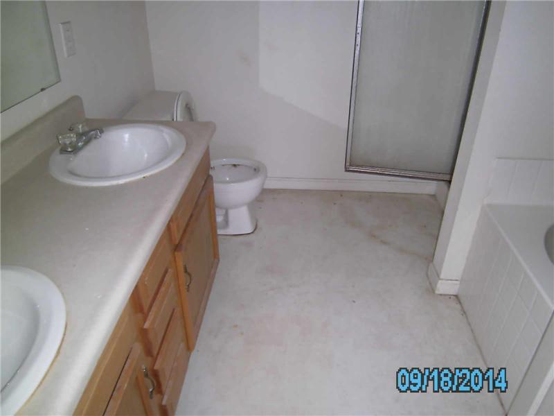 10882 Ravelle Road Indianapolis, IN 46234 - Photo 7 of 11 Gallery Image 7