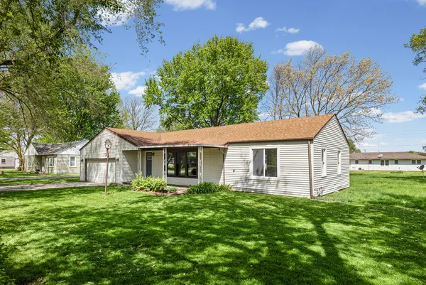 $189,900 | 118 East Bower Street, Oreana, IL 62554