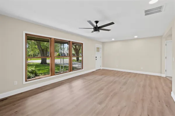 $189,900 | 118 East Bower Street, Oreana, IL 62554