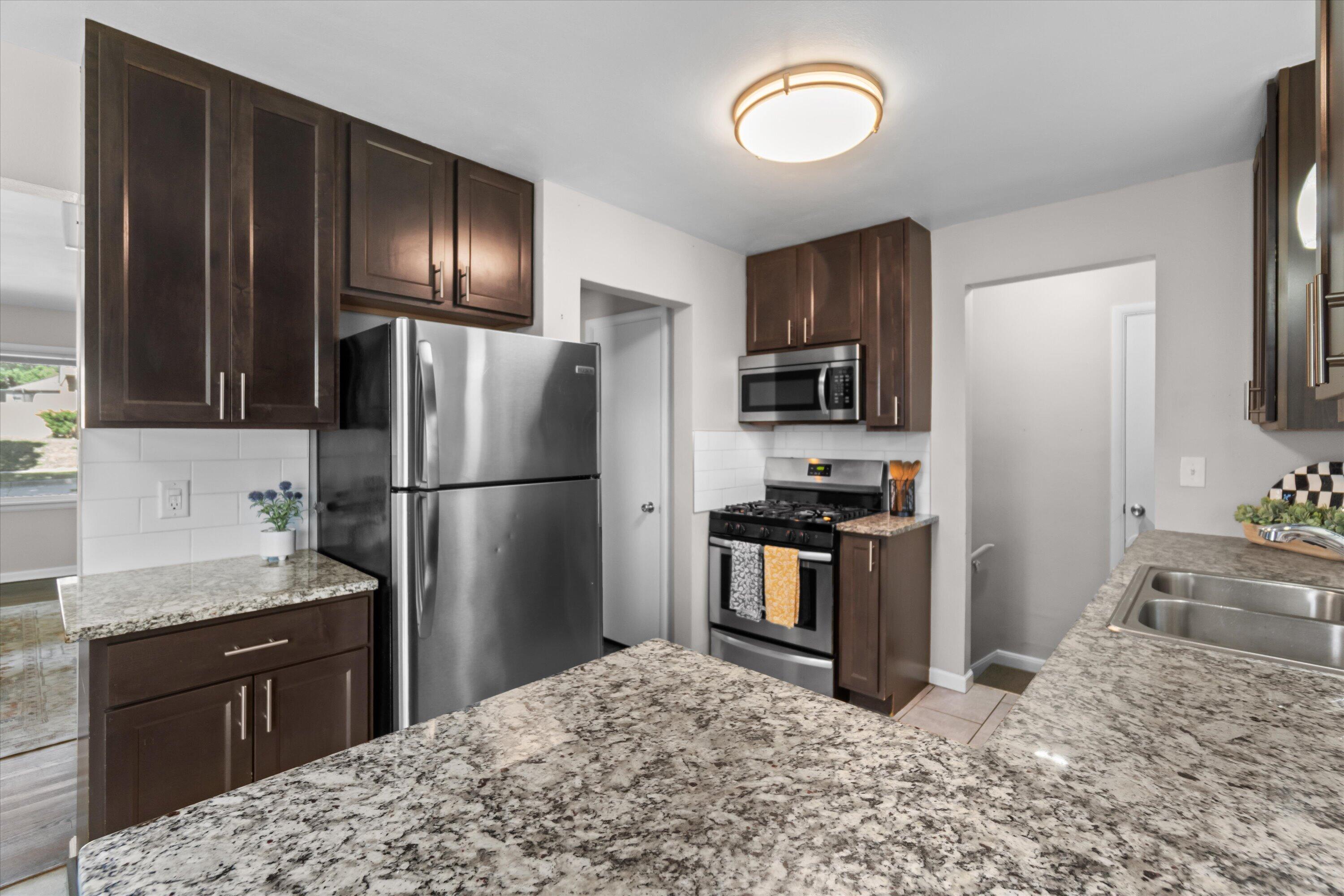4516 North 78th Street Milwaukee, WI 53218 - Photo 11 of 34 Kitchen - Main