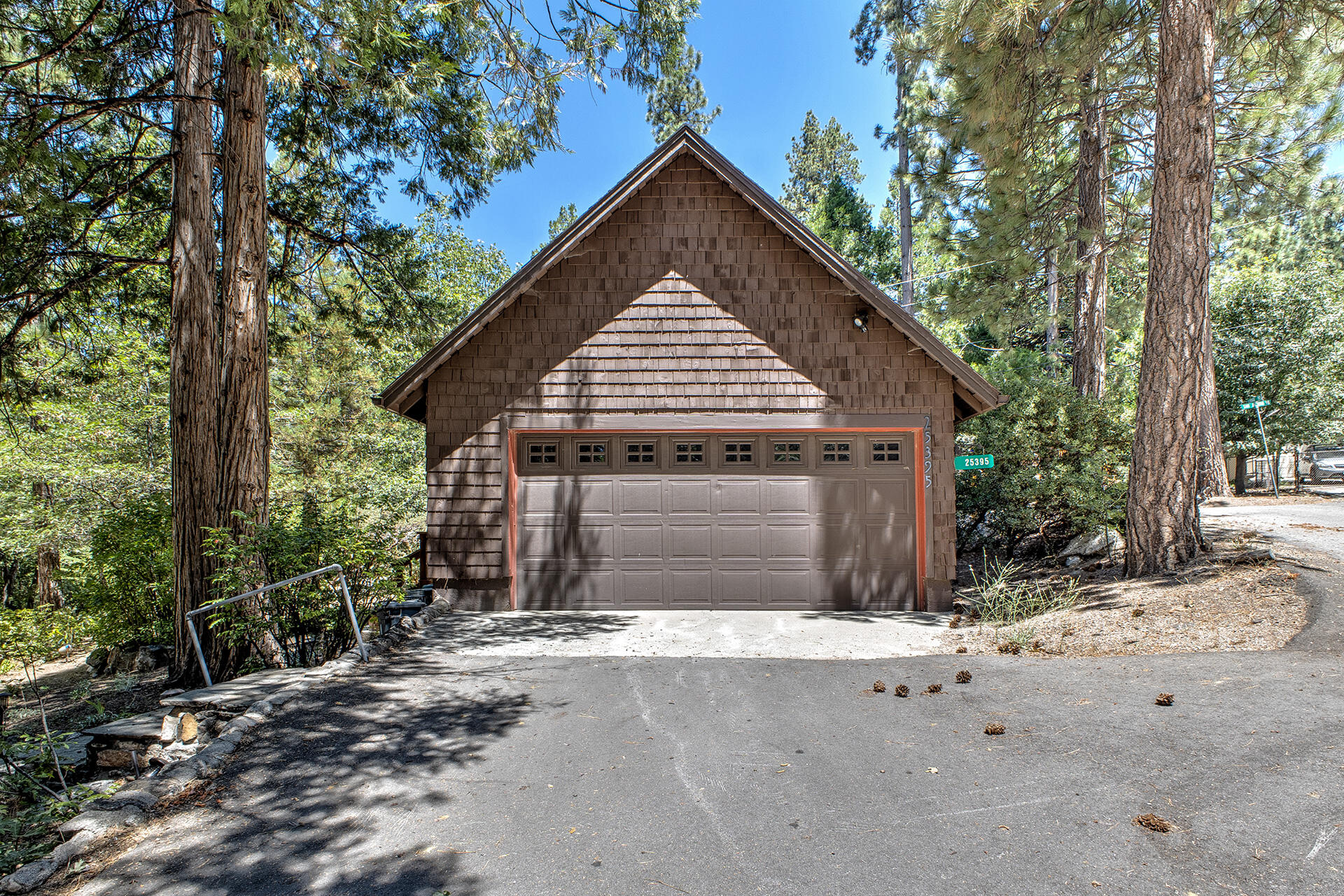 25395 Lodge Road Idyllwild, CA 92549 - Photo 48 of 53 a front view of a house with a yard
