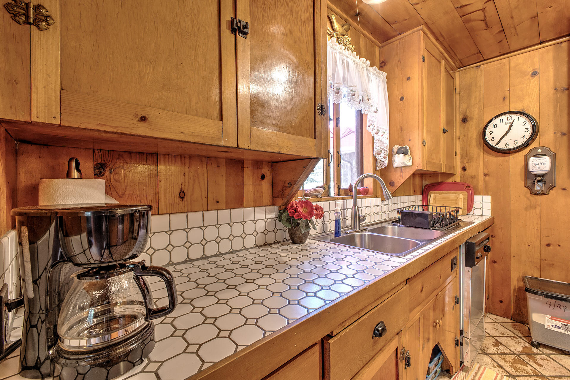 25395 Lodge Road Idyllwild, CA 92549 - Photo 10 of 53 a view of a living room and bathroom