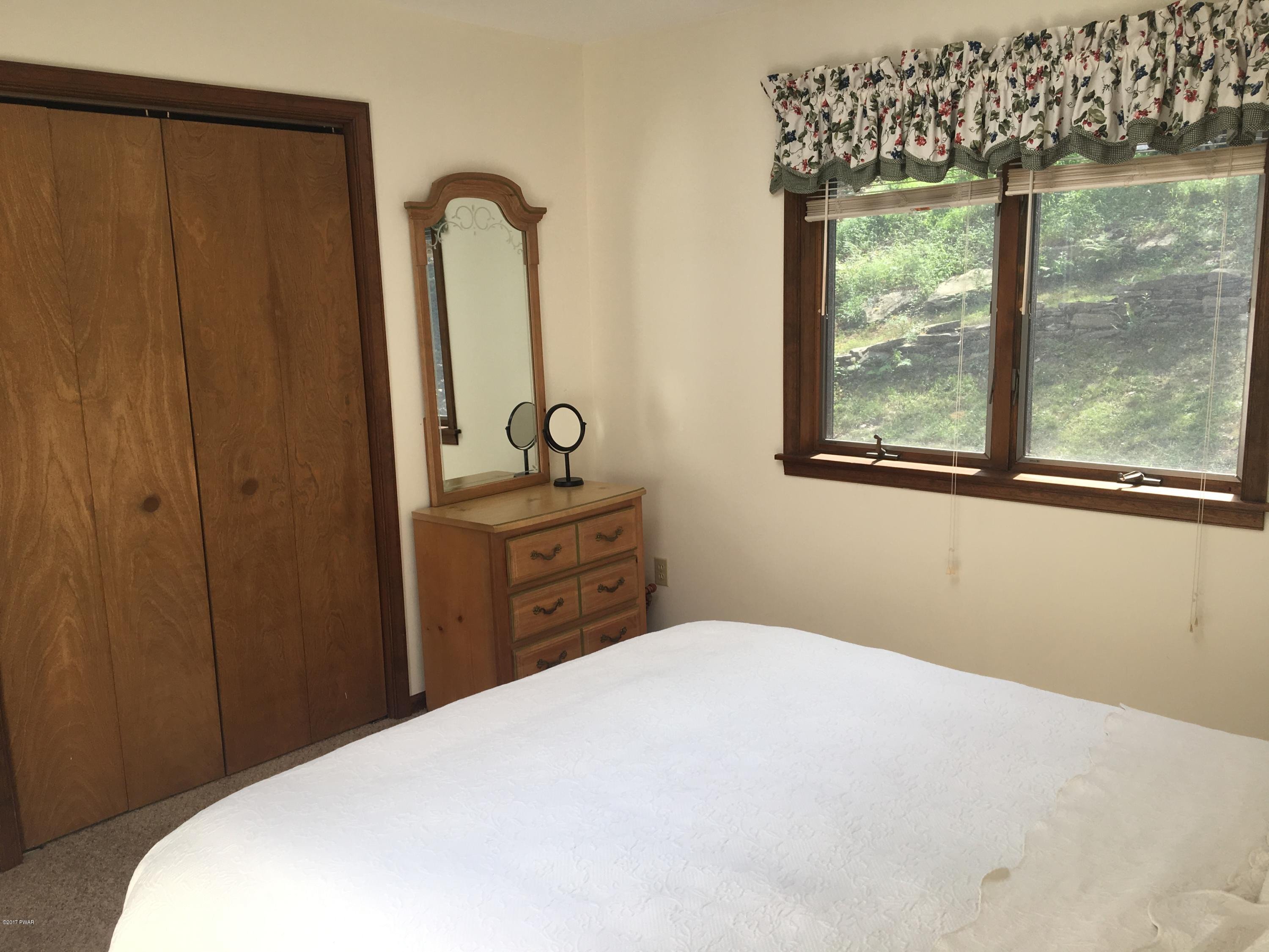 1044 Tomahawk Road Lake Ariel, PA 18436 - Photo 12 of 39