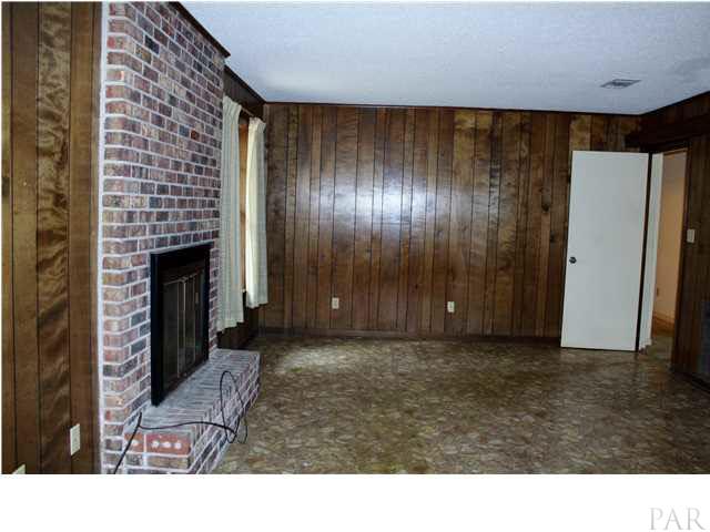 7377 Chesterfield Road Pensacola, FL 32506 - Photo 11 of 25 Family room