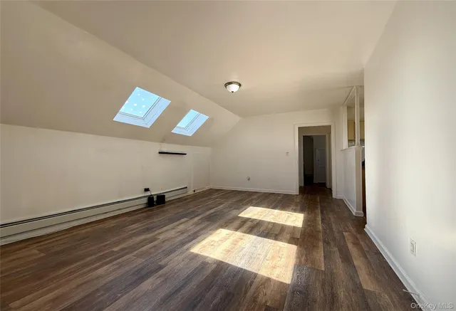 $1,498,000 | 190-05 48th Avenue | Auburndale