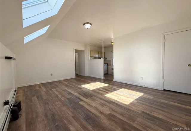 $1,498,000 | 190-05 48th Avenue | Auburndale