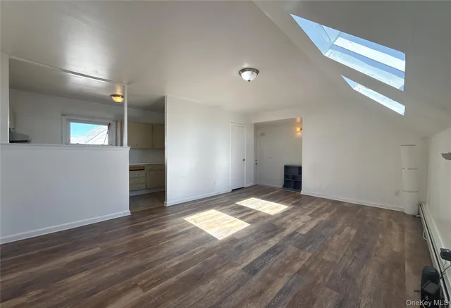 $1,498,000 | 190-05 48th Avenue | Auburndale