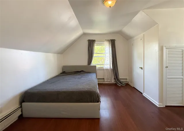 $1,498,000 | 190-05 48th Avenue | Auburndale