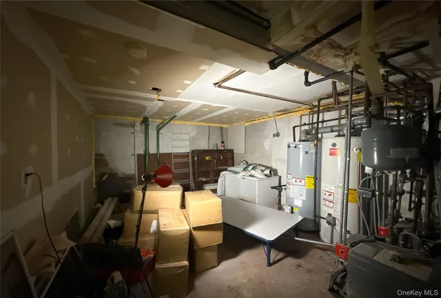 $1,498,000 | 190-05 48th Avenue | Auburndale