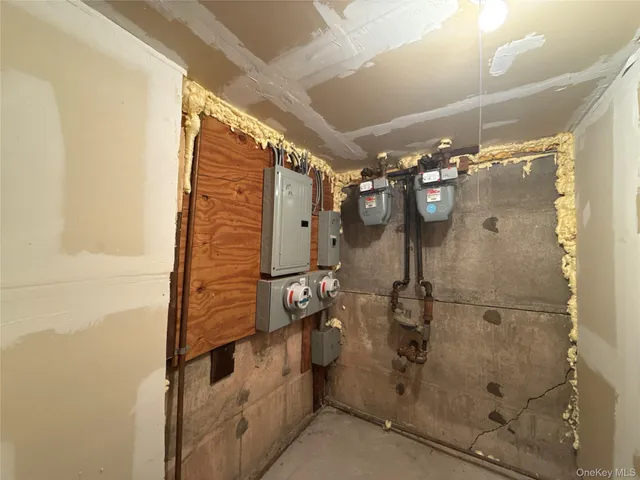 $1,498,000 | 190-05 48th Avenue | Auburndale