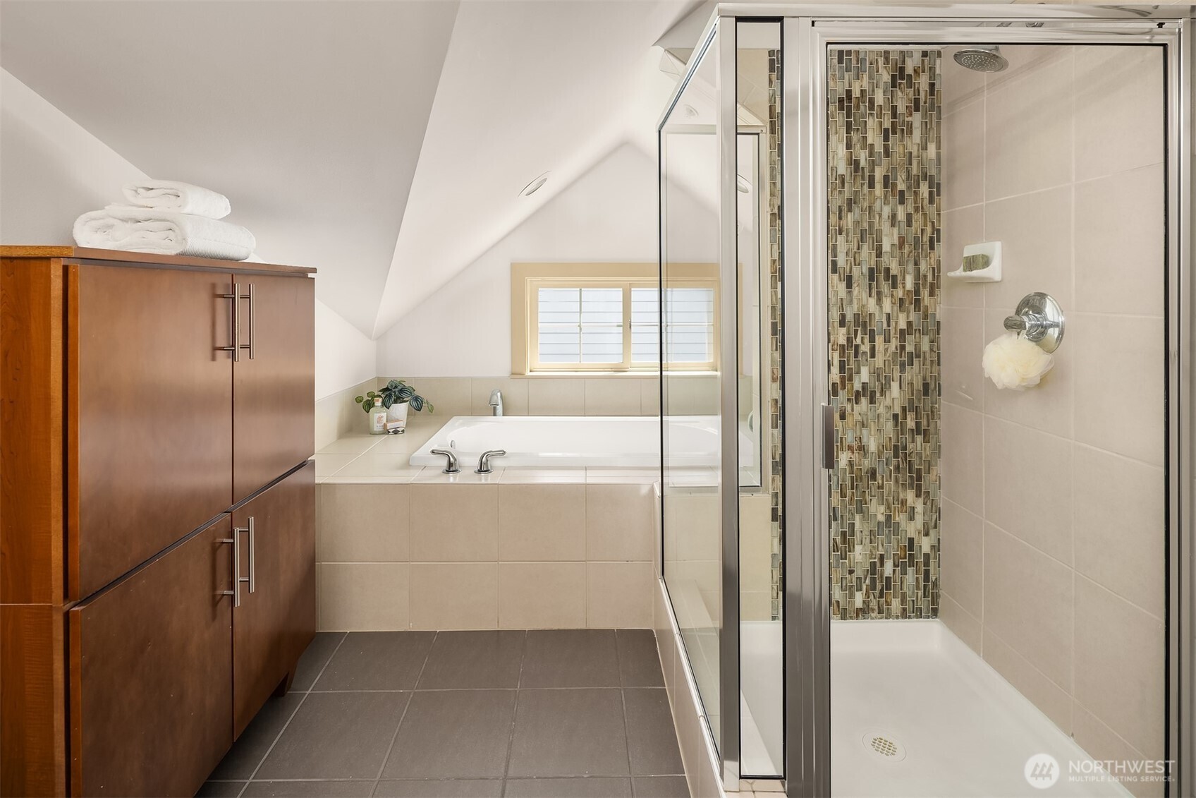 916 North 73rd Street, Unit A Seattle, WA 98103 - Photo 20 of 34